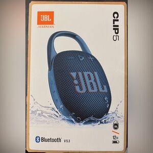 JBL Clip 5 Bluetooth Speaker Blue